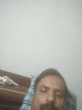 vardh033 online show from October 26, 1:22 am