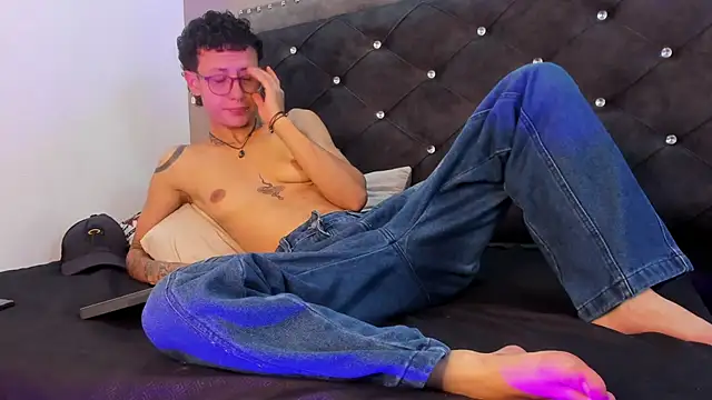 evan smitt1 online show from September 11, 3:01 pm
