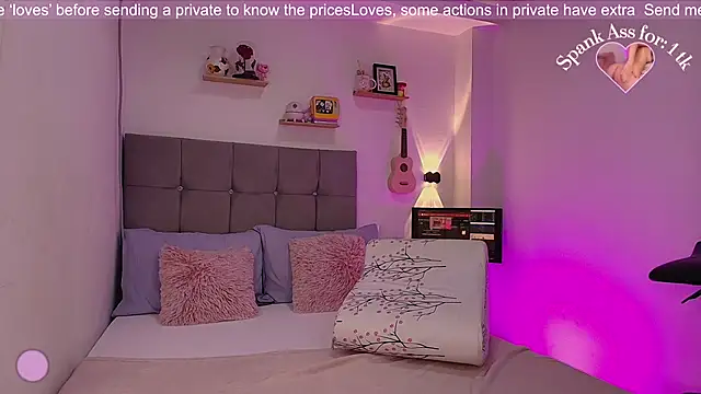 Melifluaa online show from October 4, 3:32 pm