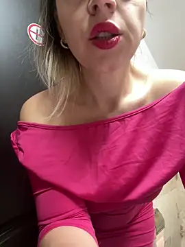 Snapshot of ladywithbigass chatting on January 8, 6:20 am ladywithbigass online show from January 8, 6:20 am
