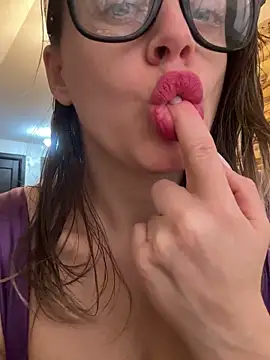 Snapshot of ladywithbigass chatting on February 18, 6:04 am ladywithbigass online show from February 18, 6:04 am