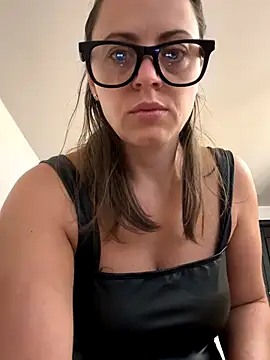 Snapshot of ladywithbigass chatting on September 15, 4:45 am ladywithbigass online show from September 15, 4:45 am