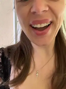 ladywithbigass online show from May 6, 5:46 am