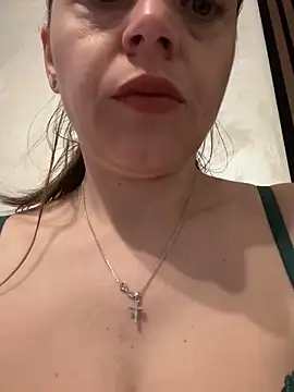 ladywithbigass online show from May 9, 3:34 am