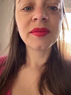 ladywithbigass online show from May 11, 4:51 am