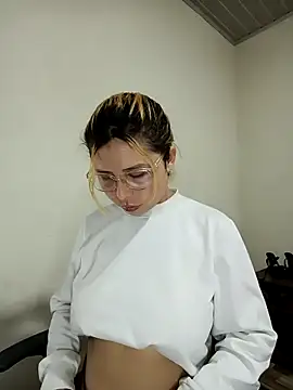 SiennaValera online show from October 8, 6:16 pm