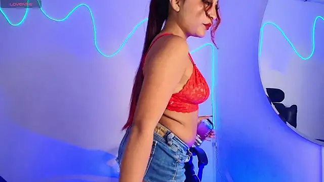 Snapshot of Naiaa_Cruz chatting on May 20, 9:32 pm Naiaa Cruz online show from May 20, 9:32 pm