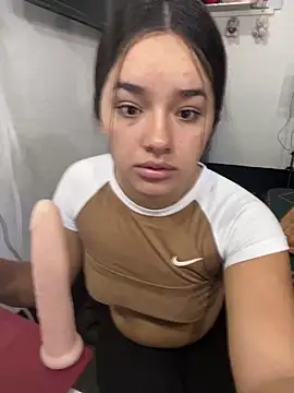 Luciaparker03 online show from February 13, 3:08 pm