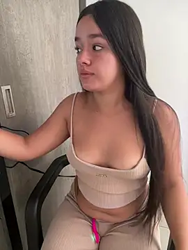 Luciaparker03 online show from June 30, 12:17 pm