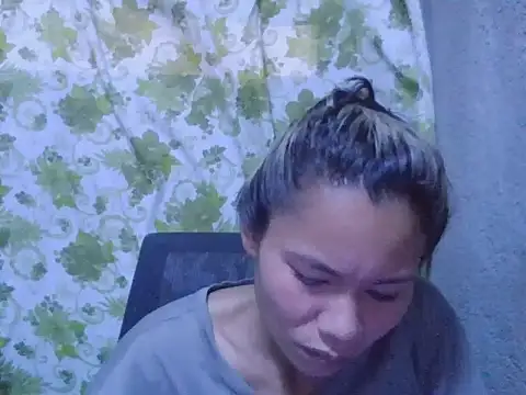 Snapshot of Sweeetgurll chatting on September 9, 8:25 am Sweeetgurll online show from September 9, 8:25 am