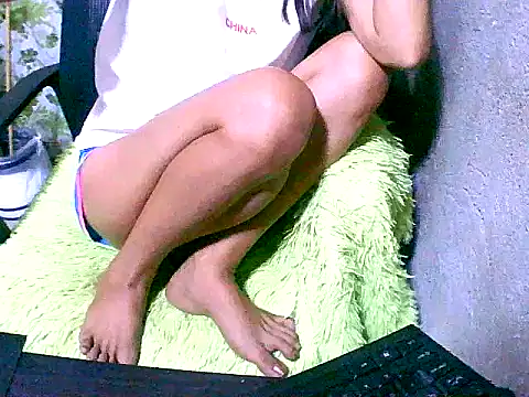 Snapshot of Sweeetgurll chatting on September 18, 1:18 am Sweeetgurll online show from September 18, 1:18 am