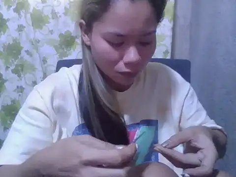 Snapshot of Sweeetgurll chatting on September 30, 1:43 am Sweeetgurll online show from September 30, 1:43 am