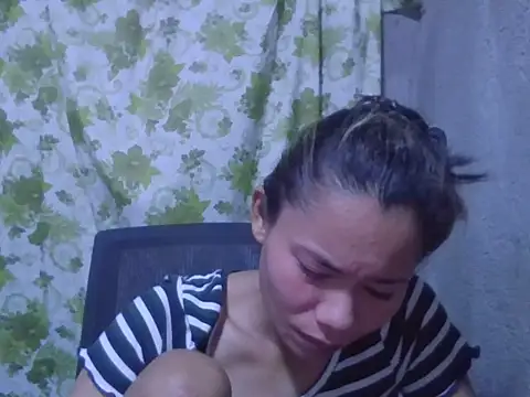 Snapshot of Sweeetgurll chatting on October 2, 1:18 pm Sweeetgurll online show from October 2, 1:18 pm