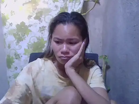 Snapshot of Sweeetgurll chatting on October 28, 1:09 am Sweeetgurll online show from October 28, 1:09 am