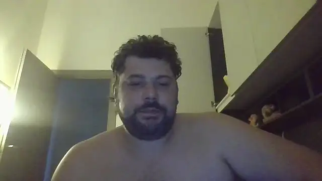 giuseppelovisi85 online show from October 18, 8:04 am