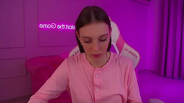 Snapshot of VeronicaVances chatting on February 3, 6:40 am VeronicaVances online show from February 3, 6:40 am