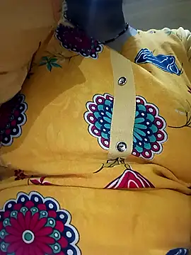 Snapshot of angry_couplez chatting on January 6, 3:43 am angry couplez online show from January 6, 3:43 am