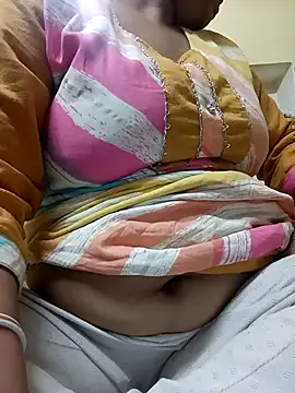 Snapshot of angry_couplez chatting on February 5, 9:30 pm angry couplez online show from February 5, 9:30 pm