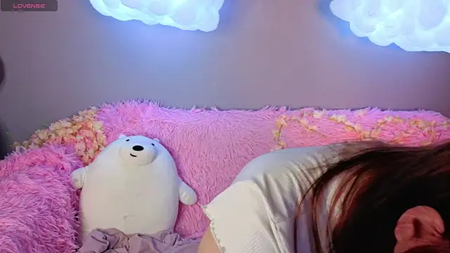 Alis Platt online show from May 6, 1:03 am