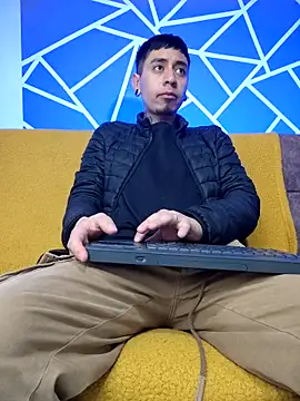 Snapshot of abnerdam01 chatting on September 23, 3:42 am abnerdam01 online show from September 23, 3:42 am