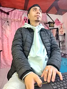 Snapshot of abnerdam01 chatting on October 23, 1:21 pm abnerdam01 online show from October 23, 1:21 pm