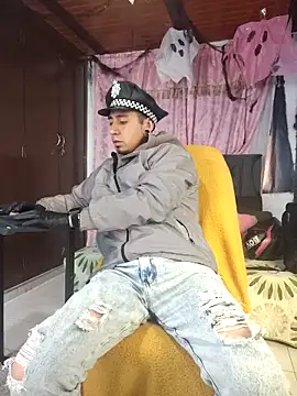 Snapshot of abnerdam01 chatting on October 30, 12:06 pm abnerdam01 online show from October 30, 12:06 pm