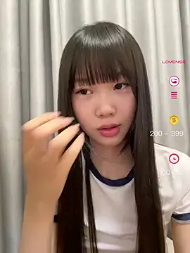 Snapshot of xinyu789 chatting on August 3, 3:49 pm xinyu789 online show from August 3, 3:49 pm