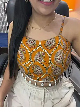 Riya-6969 online show from May 16, 6:07 pm