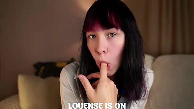 Snapshot of BritniBers chatting on October 3, 10:45 am BritniBers online show from October 3, 10:45 am