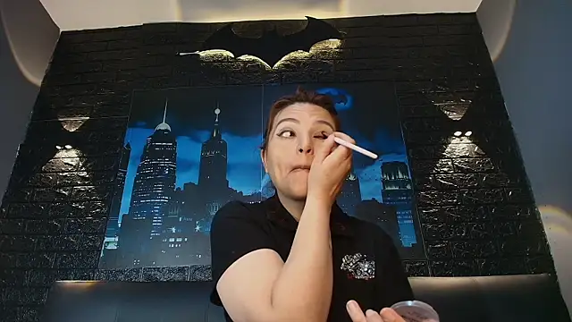 Snapshot of Skylar__Desire chatting on October 22, 11:43 am Skylar Desire online show from October 22, 11:43 am