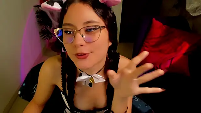 Snapshot of Krysten_Riter chatting on October 15, 2:39 pm Krysten Riter online show from October 15, 2:39 pm