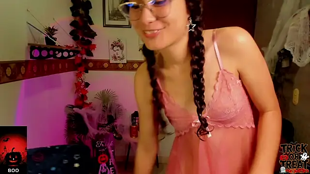 Snapshot of Krysten_Riter chatting on October 17, 2:52 pm Krysten Riter online show from October 17, 2:52 pm