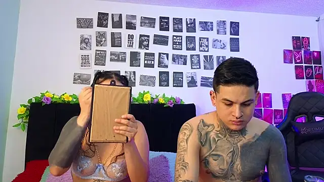 Snapshot of Sarahandzack chatting on September 20, 7:59 pm Sarahandzack online show from September 20, 7:59 pm