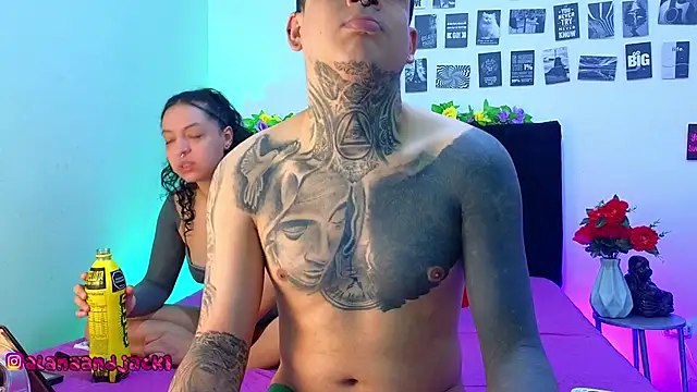 Snapshot of Sarahandzack chatting on September 22, 3:25 pm Sarahandzack online show from September 22, 3:25 pm