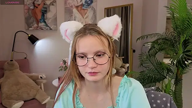 Ginger Emma online show from September 22, 8:55 pm