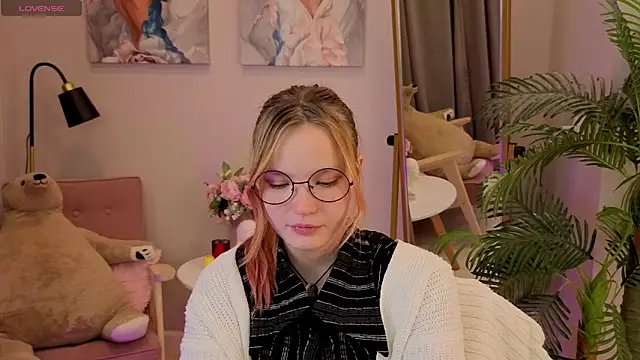 Ginger Emma online show from September 30, 8:25 pm