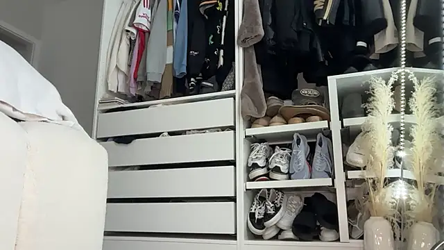 KayleeBella online show from October 11, 1:31 pm