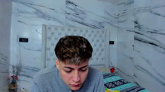 Ari and Storm online show from November 21, 1:10 pm