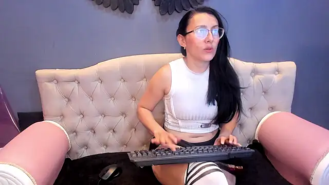 Snapshot of Scarlett_14_ chatting on March 12, 3:12 am Scarlett 14 online show from March 12, 3:12 am