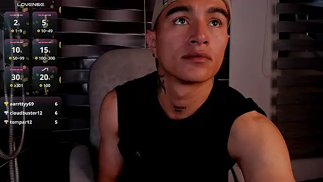 LiamDeep online show from May 14, 8:26 pm