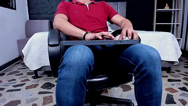 LiamDeep online show from June 19, 7:39 pm