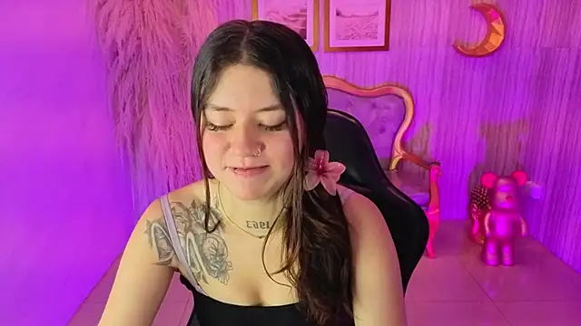 ivy lodge s online show from September 27, 8:47 pm