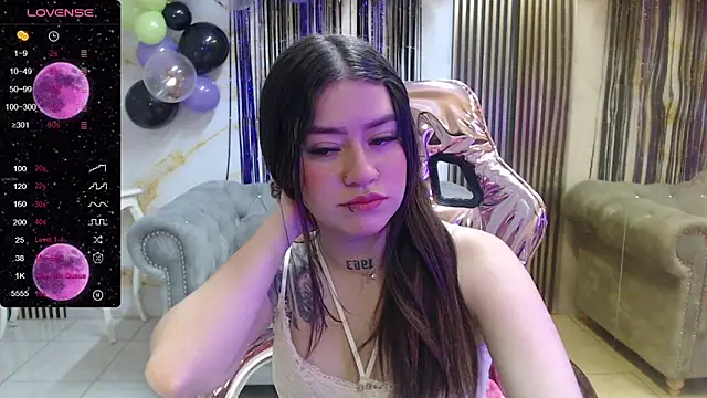 ivy lodge s online show from October 26, 1:06 pm