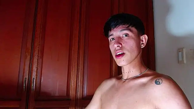 rowanbigboy23 online show from September 10, 2:22 am