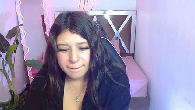 Sharlot tay online show from December 17, 3:34 am