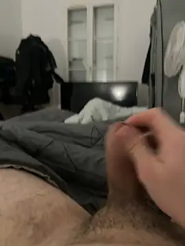 Snapshot of Zkr61kk chatting on February 12, 7:20 pm Zkr61kk online show from February 12, 7:20 pm