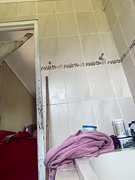 031bubbles online show from February 22, 11:09 am