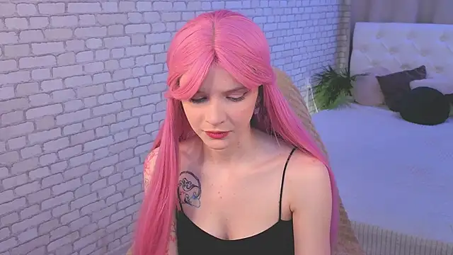 Snapshot of KiraMountrays chatting on September 22, 10:12 pm KiraMountrays online show from September 22, 10:12 pm