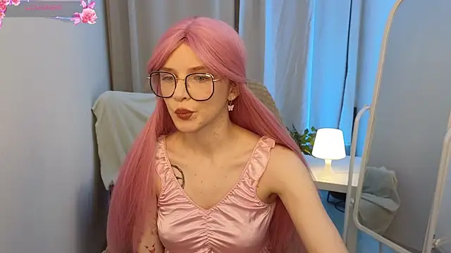 Snapshot of KiraMountrays chatting on September 28, 10:15 pm KiraMountrays online show from September 28, 10:15 pm