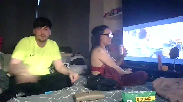 scottishcouple2002 online show from October 10, 4:39 pm